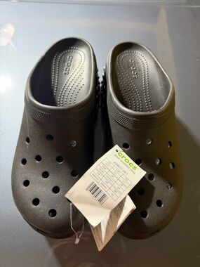 “New” CROCS Sirens Clog in Black size11